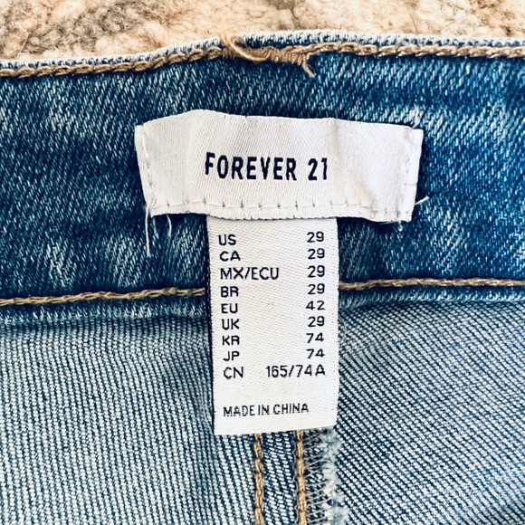 Forever 21 Jean shorts - Picture 3 of 3